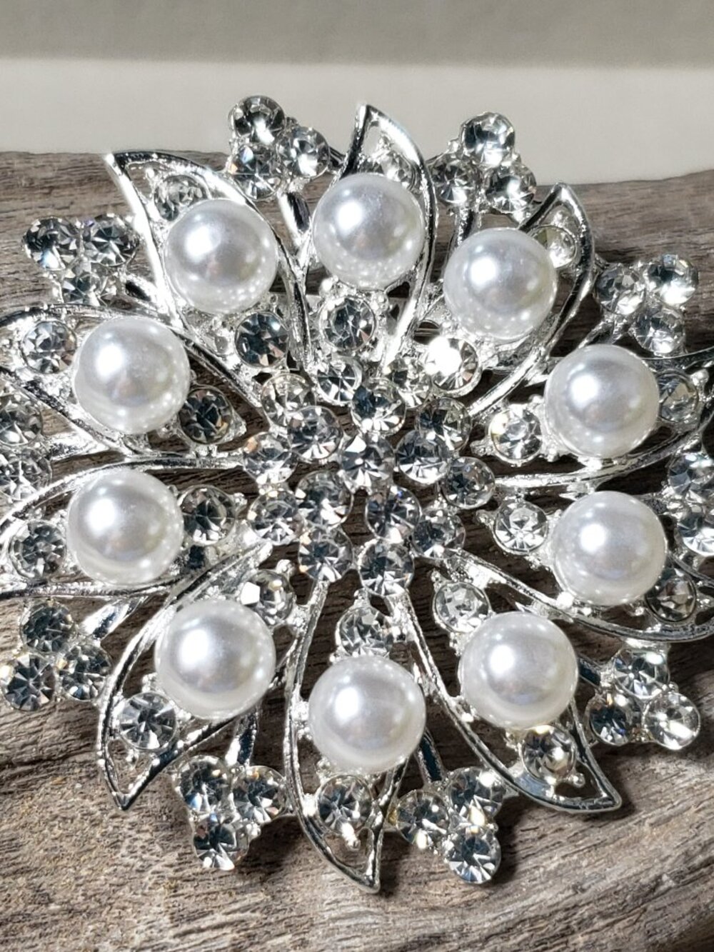 New Contemporary Brooch Silver Tone Metal Faux Pearl and Clear Rhinestone Round